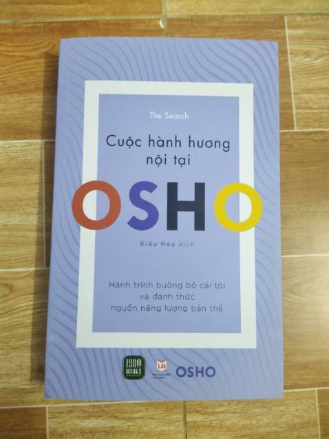 Rất thích mua sách trên Tiki nhưng đáng tiếc khâu đóng gói lại quá tệ. Bao nhiêu năm nay đã có rất nhiều người phản ánh về khâu đóng gói nhưng Tiki không hề cải thiện một tí nào cả. Luôn tọng hết vào một cái hộp quá khổ và không hề có 1 lớp chống sốc, hàng nhận được hầu như đều móp góc cạnh ít nhiều. Các bạn nhân viên đóng gói không trân trọng cuốn sách giao đến cho khách nhưng khách mua sách họ rất trân trọng, thiết nghĩ Tiki có tôn trọng khách hàng không khi không hề nghe góp ý của khách hàng như thế. Mình cho 5* chỉ là du di thôi. Rất mong Tiki training lại các bạn đóng gói.