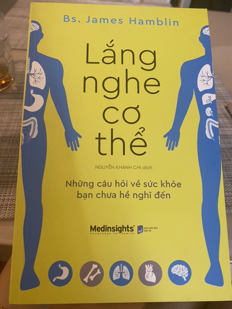 Nếu bạn muốn tận hưởng một không gian giải trí về đêm cực phong cách và sang chảnh thì phải kể đến các quán bar rooftop Sài Gòn. Với tầm nhìn toàn cảnh thành phố sống động. Được ngắm nhìn những con phố lên đèn, ánh đèn xe tấp nập phố thị bạn sẽ cảm thấy vô cùng