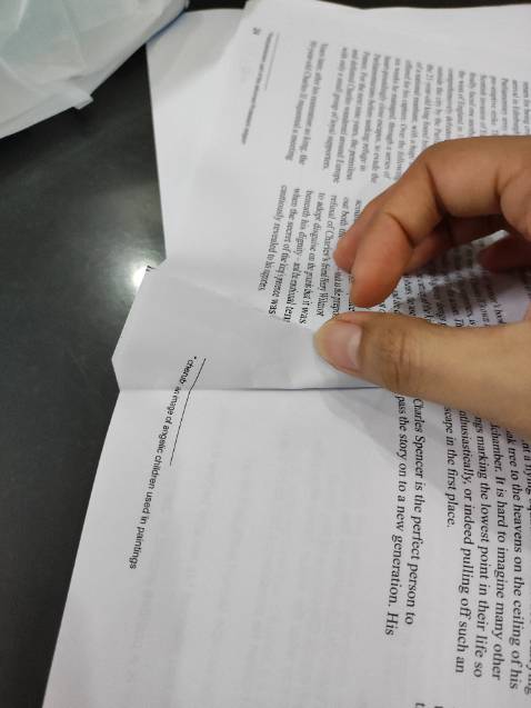 Cuốn này này mua với giá 195k mình nhận mở ra tiếc thật sự, mã qr để nghe thì k có, sách như kiểu đc in lậu ý, mỏng lét, bên trong lỗi lum la