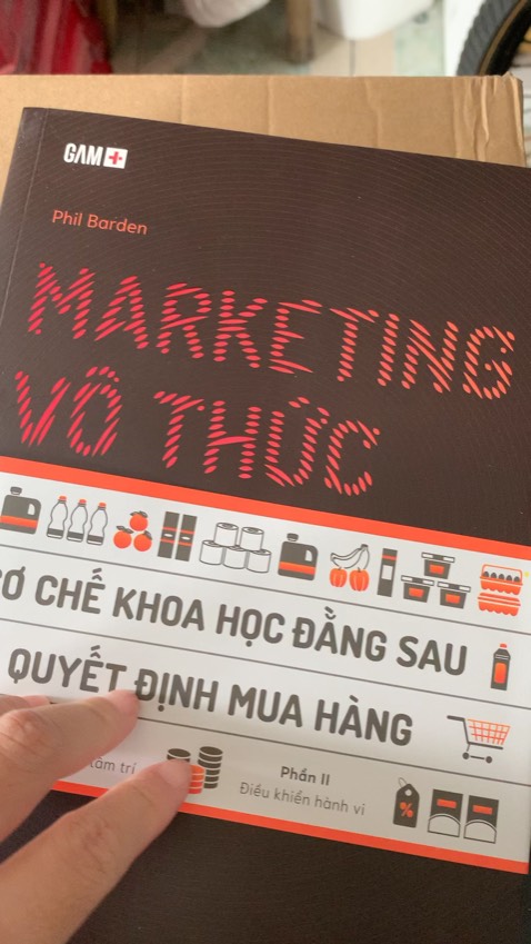 Chưa đọc nhưng thất review tốt nên mua liền hôm km. 
Giao hàng quá nhanh. Tối muộn đặt mà sáng hôm sau nhận được luôn sách rồi.
Sách mới, bọc màng co