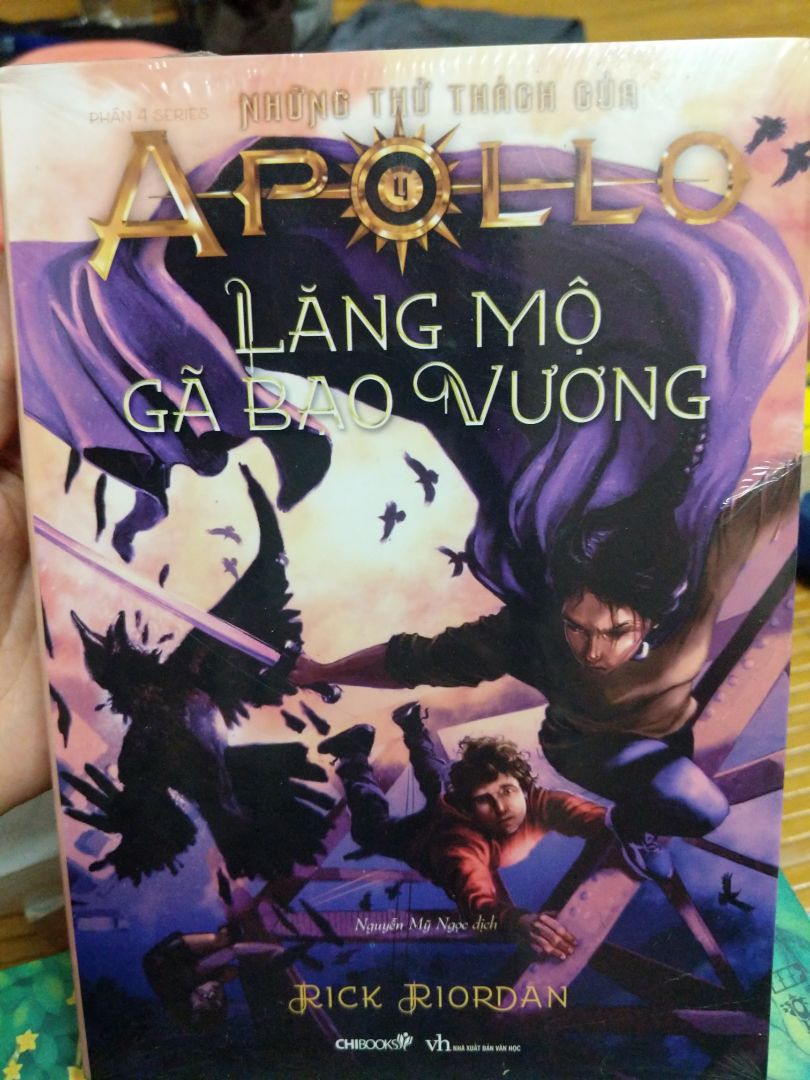 Tập thứ 4 trong series Những thử thách của Apollo, ai hâm mộ lối viết của bác Rick thì nên mua lắm nha