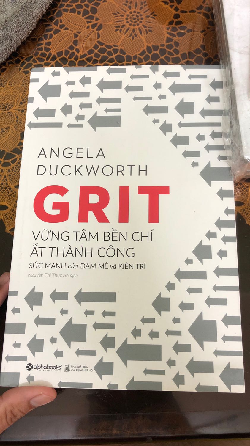 Giao hàng quá đỉnh! Đặt hàng từ sáng thứ 2 mà thứ 3 mình đã có rồi đỉnh đỉnh!!! Lúc mở thì sách có hơi bụi xíu nhưng mình lấy nước lau đi cũng sạch được phần nào rồi!! Đỉnh lắm nha Tiki Giao hàng quá đỉnh! Đặt hàng từ sáng thứ 2 mà thứ 3 mình đã có rồi đỉnh đỉnh!!! Lúc mở thì sách có hơi bụi xíu nhưng mình lấy nước lau đi cũng sạch được phần nào rồi!! Đỉnh lắm nha Tiki