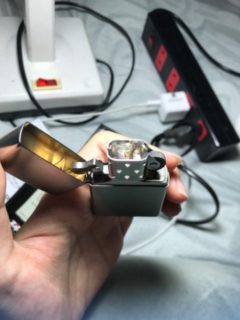 Chưa sử dụng mới nhận được hàng thấy ok,nhưng sao bản lề nắp khá lỏng lẻo,sợ làm mạnh tay bung luôn cái nắp ko biết sao luôn