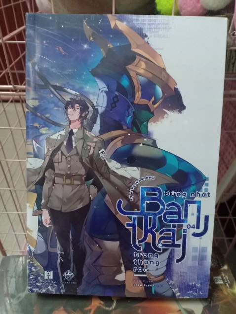 Sách nguyên seal, đầy đủ phụ kiện, tiki đóng gói chu đáo, giao hàng siêu nhanh, vote 5 sao, sẽ tiếp tục ủng hộ