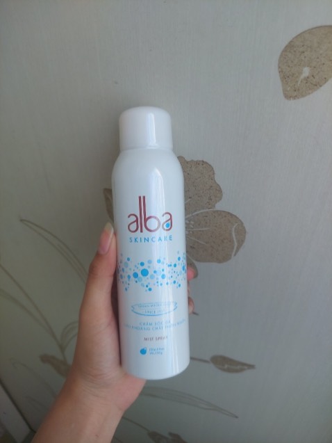 Mua ở cửa hàng chính hãng nên yên tâm, shop cũng phản hồi thắc mắc của mình nhanh chóng, xịt khoáng rất oke nha, ncl nên mua