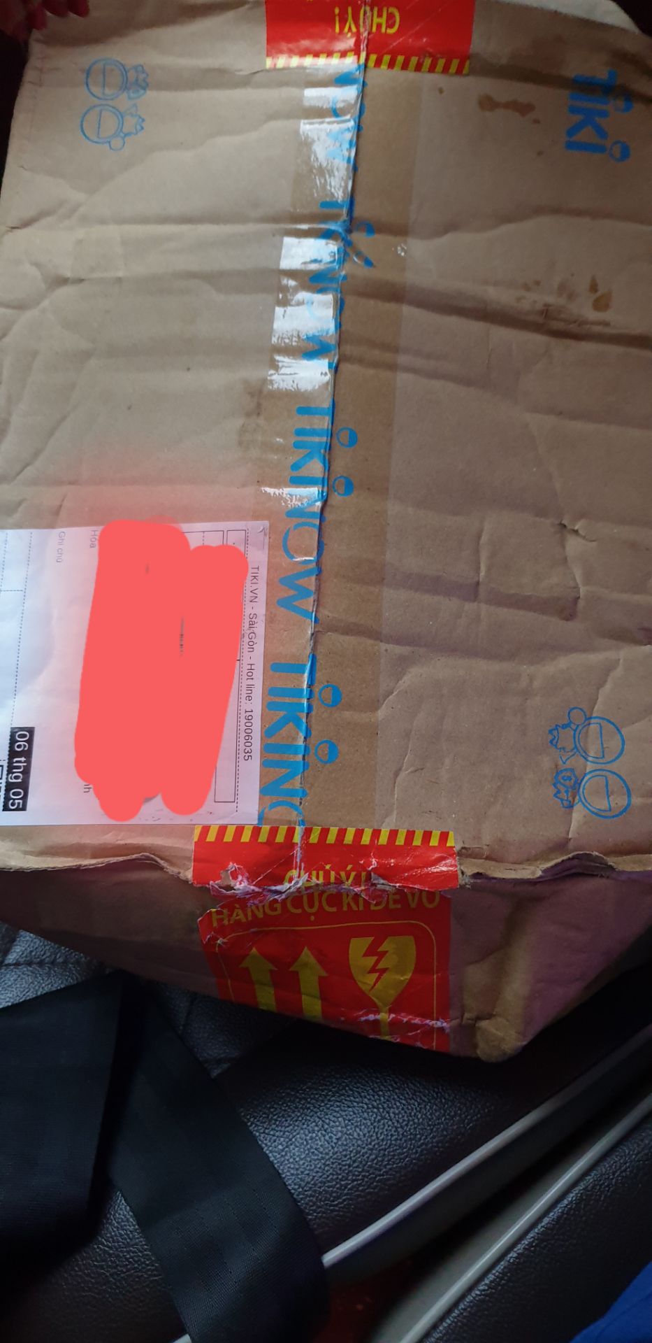 Sản phẩm dùng tốt, nhưng khâu giao hàng của tiki quá tệ. Ngồi vỏ bọc ghi là hàng cực kì dễ vỡ mà hàng được giao với tình trạng bên ngoài móp méo ( như hình đính kèm), cũng may k bị vỡ sản phẩm ở bên trong. Vì vậy chỉ cho 3 sao thôi.