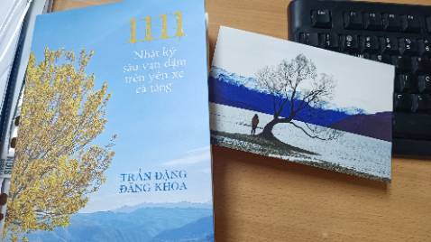 Thật tuyệt vời khi là độc giả được nhận sách trong lần phát hành đầu tiên và có chữ ký của tác giả!
