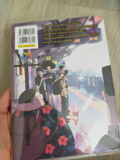 chất giấy và nét vẽ là ok khỏi bàn luôn ạ, có điều là vì giấy là loại bóng nên chưa dc cắt xén gọn, bị dính lại vs nhau như dưới hình