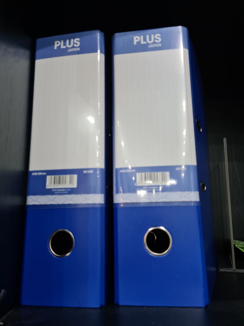 Giao hàng nhanh chóng, đóng gói cẩn thận. Bìa còng chất lượng tốt, cứng cáp.