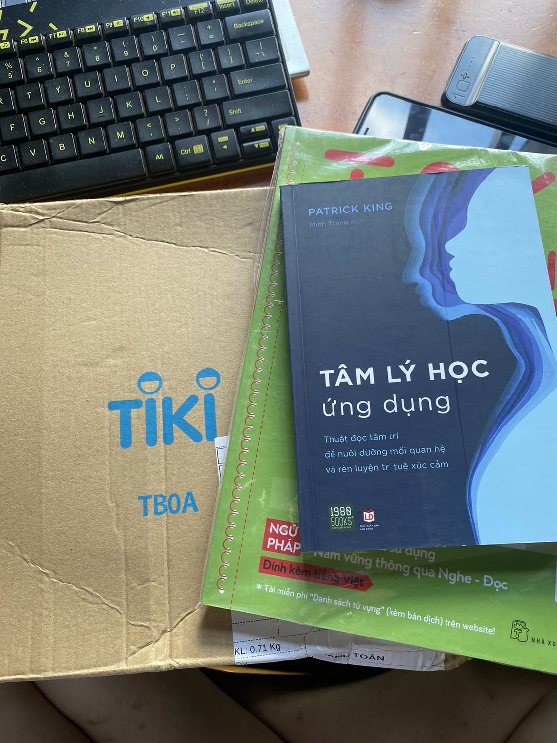 Tiki đóng gói sản phẩm rất chỉnh chu, thời gian giao nhận rõ ràng. Sách đẹp lắm Tiki đóng gói sản phẩm rất chỉnh chu, thời gian giao nhận rõ ràng. Sách đẹp lắm