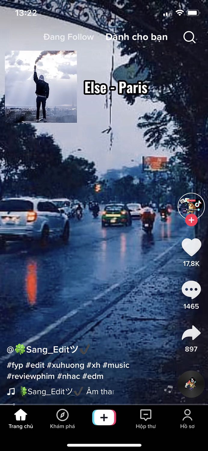 Sách đẹp , còn mới và có mùi sách nội dung đầy đủ