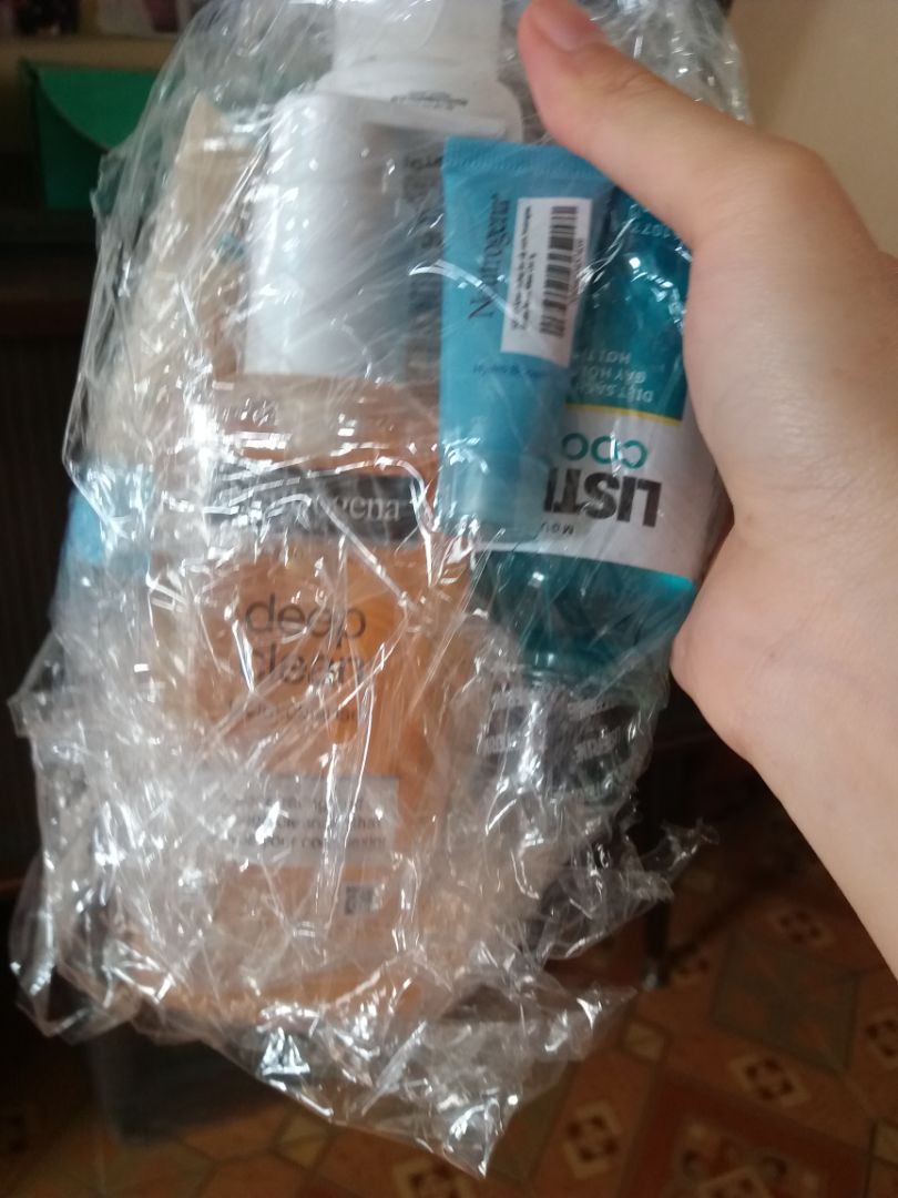 lần đầu mua hàng trên tiki và rất hài lòng vì tiki giao một lần luôn nên không cần lấy nhiều lần. chai này được giới thiệu rất tốt. nhìn hsd còn lâu. 4 năm nữa