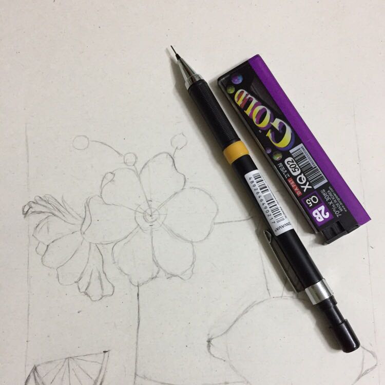 Mình rất thích dùng chì bấm vì nét rất thanh và đậm