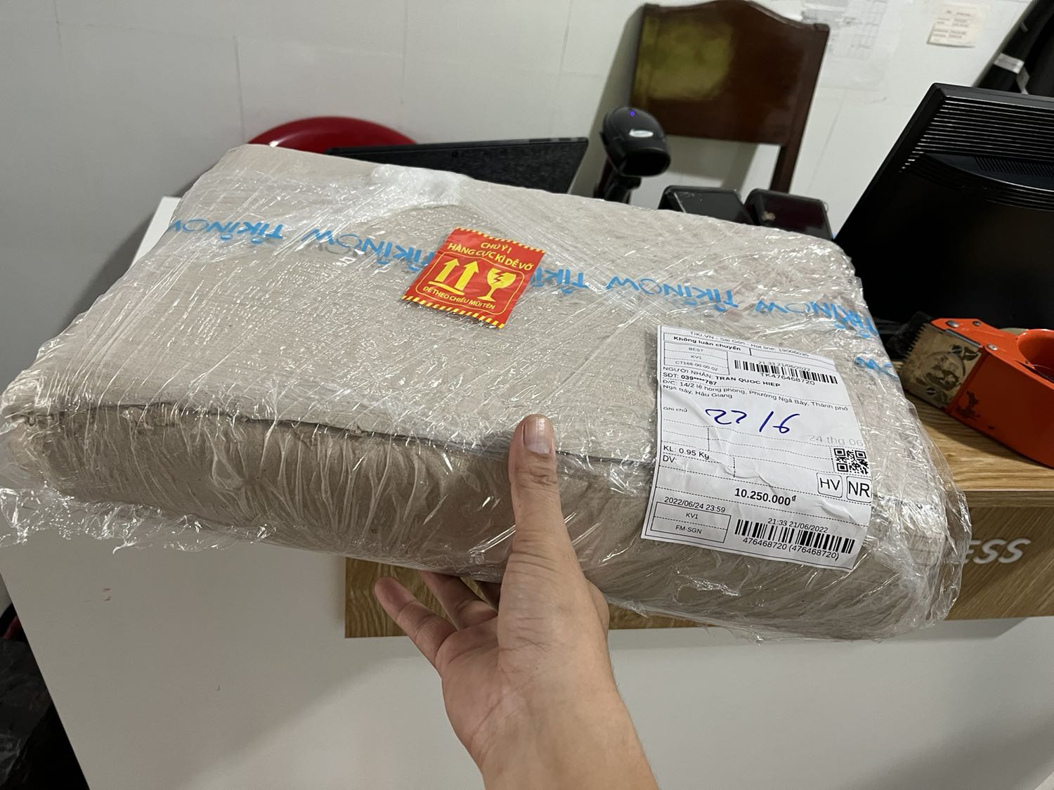 Sản phẩm đúng mô tả , phụ kiện đầy đủ