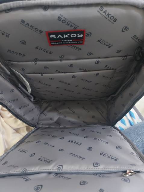 Giao hàng nhanh đóng gói kĩ càng cặp to,  rộng , chắc rất đẹp nha