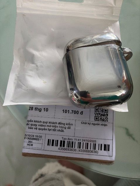 Sản phẩm giao không đúng như trên ảnh shop quảng cáo!