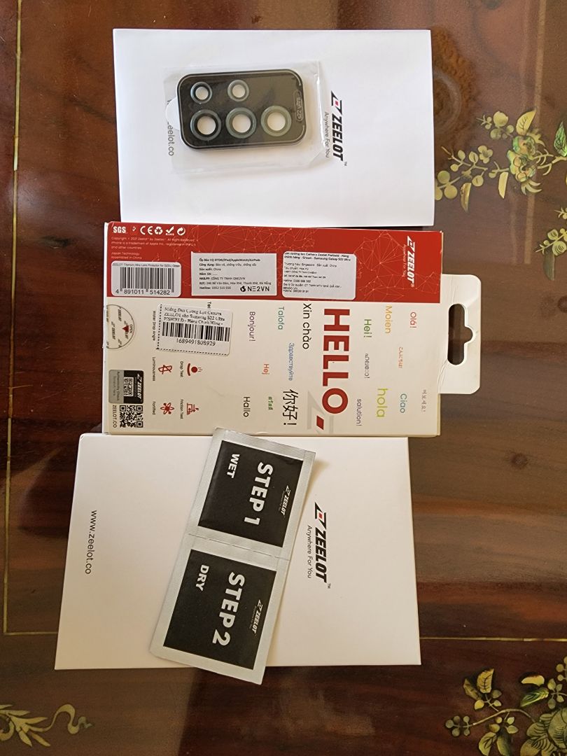 Miếng dán chính hãng, vừa vặn camera nhưng tiếc la xài ốp không được, chỉ phù hợp với ốp chính hãng của Samsung