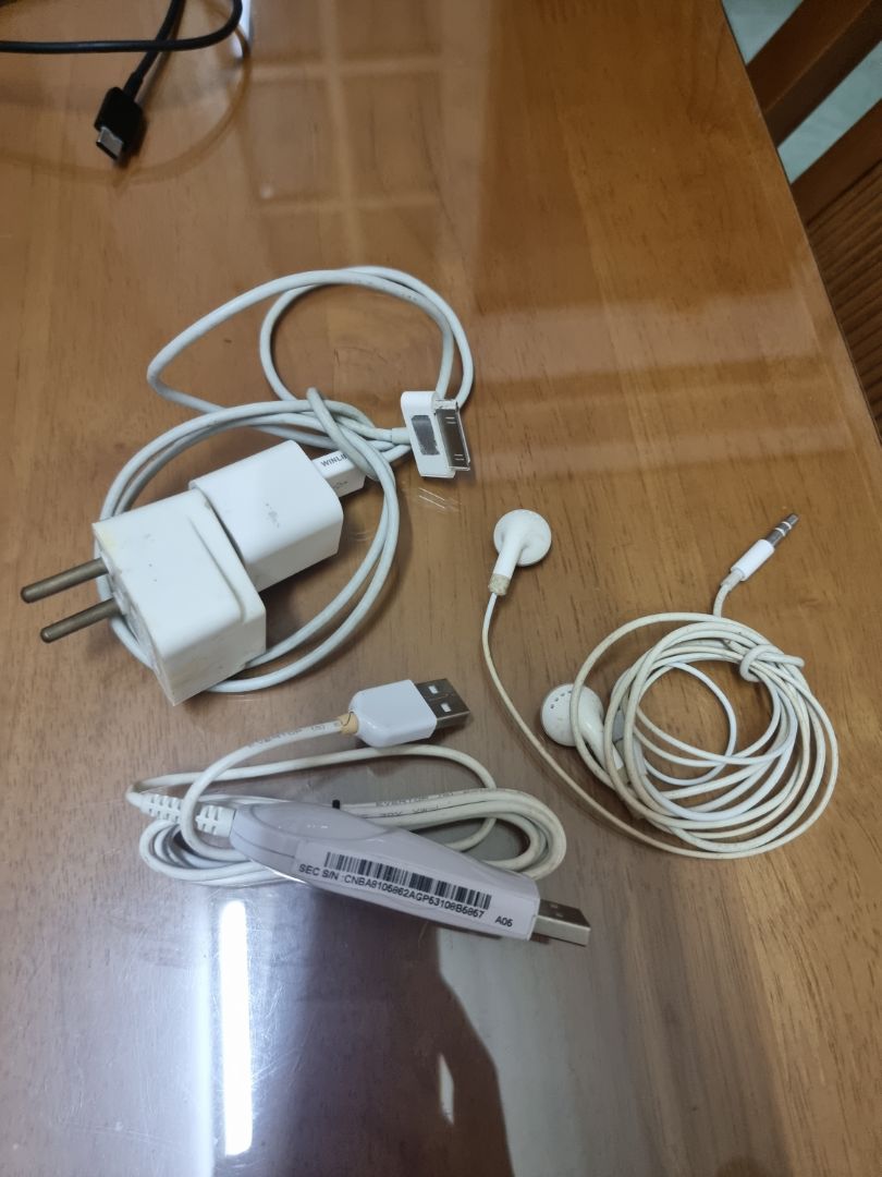 Hàng mới, chất lượng , đóng gói kĩ không bị móp hộp. Tiki giao hàng nhanh