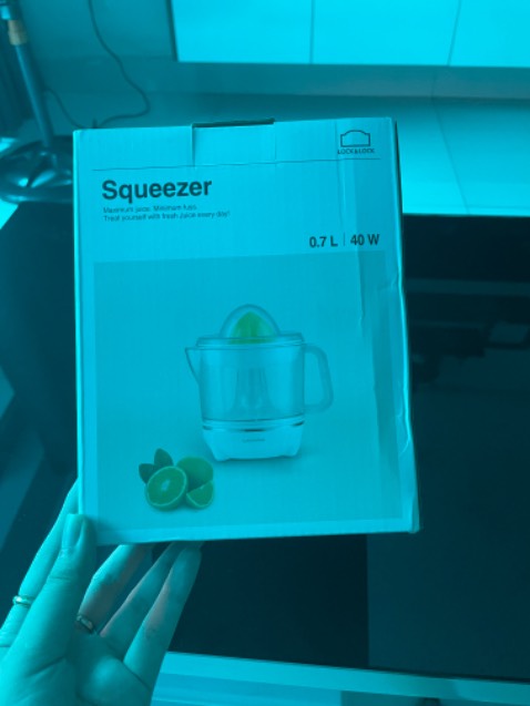 Vắt kiệt nước, dễ dùng, tiện lợi, giá phải chăng, có kèm bảo hành và manual book. Tiki giao hàng nhanh đặt hôm qua sáng nay giao luôn. Hài lòng!