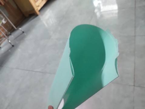 *** đảo, quảng cáo trên hình  nói hộp nhựa cứng mà tiki giao hộp mỏng như bìa bóng đựng tài liệu.