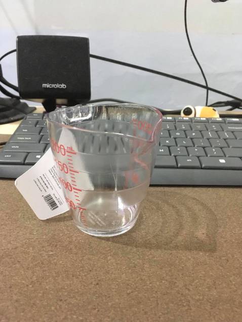 Cốc giao bị nứt.
Mà hệ thống tiki cũng không có chỗ nào để báo cáo đơn hoặc yêu cầu trả hàng hết?