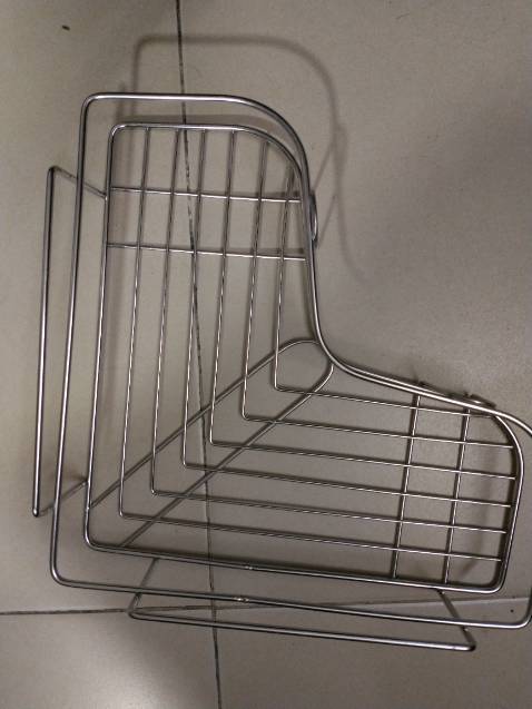 gọng inox chắc chắn, chưa dán vào tường nên chưa đánh giá được độ chắc của miếng dán. Mình mua 3 cái, nhưng có 1 cái sút mối hàng. Vẫn tặng shop 5 sao vì dịch vụ giao hàng đúng hạn.