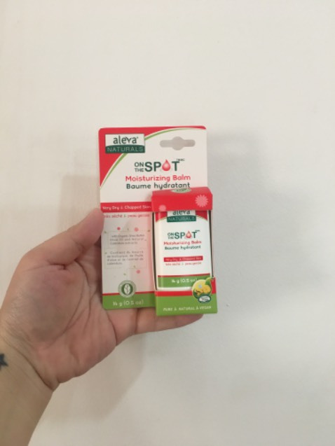 Dạng sáp lăn. Mình mua cho bé nhà sử dụng. Lăn vô mấy vết muỗi cắn thấy hiệu quả. Ko bết rít, mùi dịu nhẹ. 
Thấy shop có nhiều sản phẩm thuần chay an toàn cho cả mẹ và bé nhập khẩu từ Canada. 
Vote 5 sao, sẽ tham khảo ủng hộ shop thêm vài sản phẩm.👍👍👍👍