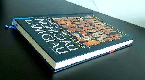 “Nghèo khó hay giàu sang đều là sản phẩm của tư duy.”

“Kẻ bỏ cuộc không bao giờ chiến thắng, còn người chiến thắng không bao giờ bỏ cuộc.”

“Không người nào đạt được những thành công vĩ đại mà không sẵn lòng chấp nhận hy sinh.”

Thành công không đòi hỏi lời giải thích. Thất bại không cho phép lời biện minh.”

“Vàng được khai thác từ trong tư tưởng con người nhiều hơn vạn lần so với số vàng được khai thác từ lòng đất.”

“Hạnh phúc không nằm ở cảm giác tới đích mà chính là trên chặng đường đi.”