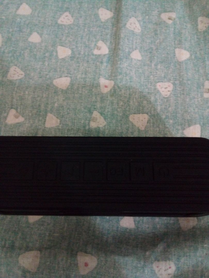 Loa xinh mà cầm nặng tay lắm ạ, bass ấm, âm thanh to rõ lắm luôn đó, nhận được hàng mà mình vui quá trời, nên mua nha mọi người Loa xinh mà cầm nặng tay lắm ạ, bass ấm, âm thanh to rõ lắm luôn đó, nhận được hàng mà mình vui quá trời, nên mua nha mọi người