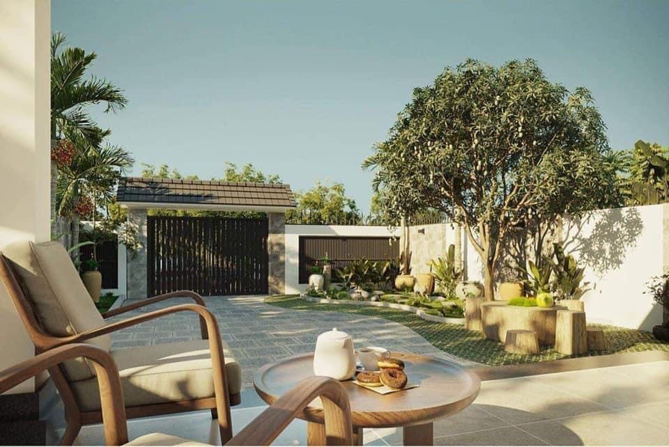 Không giống hình