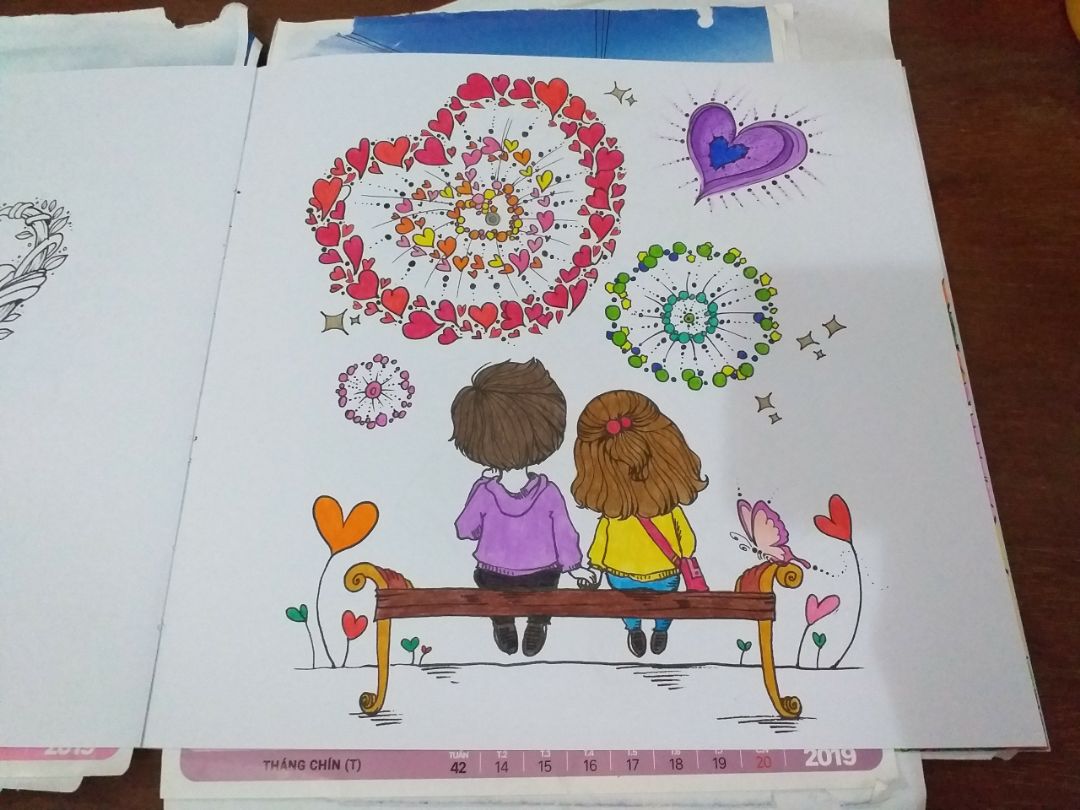 chất liệu giấy tốt, dày, trắng, mịn, tô màu rất thích. nhưng giấy 2 mặt thì tô dễ bị in, nên phảo tự lót thêm giấy