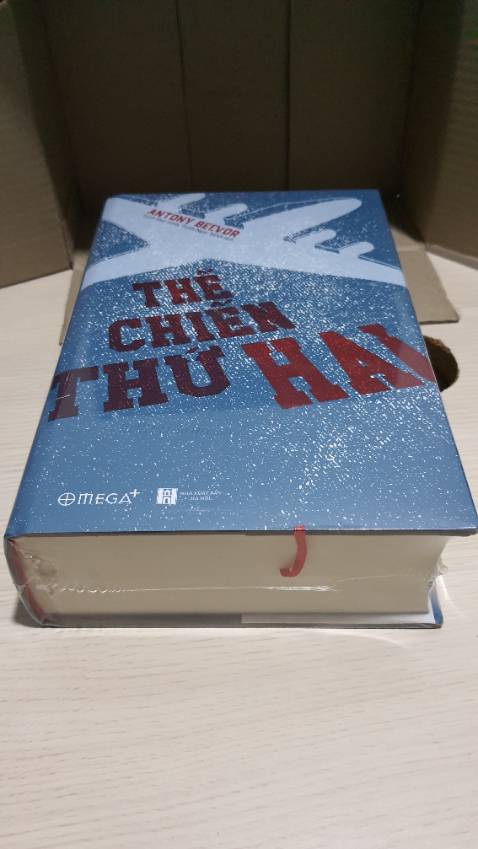 Sách được Tiki giao đúng hẹn, đóng gói kỹ càng, còn mới nguyên trong bao, không gãy góc.
Nội dung sách thì nhiều review trên mạng rồi. Lúc nào có thời gian đọc mình sẽ viết cảm nhận thêm.