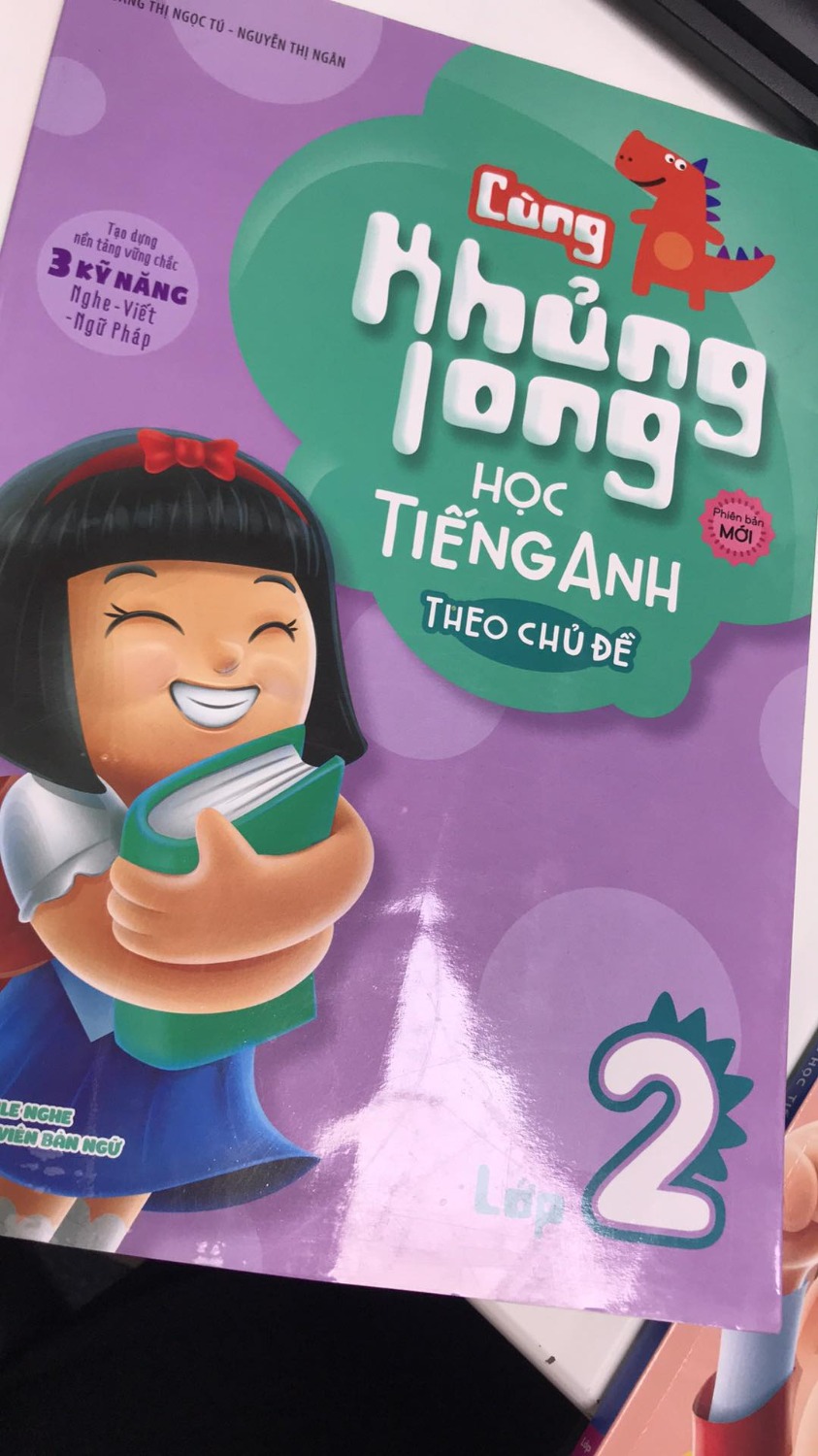 sách rất hay, điều mình thích ở cuốn này là có fie nghe giúp con mình tự học, hình ảnh sống động, Mình sẽ mua thêm cuốn 3 cho con học dần. Cảm ơn megabook !