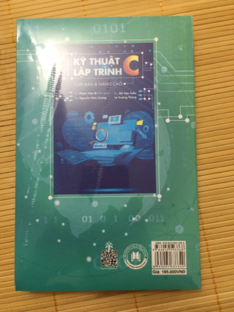 Sách đẹp. Đóng gói rất cẩn thận, nguyên bọc