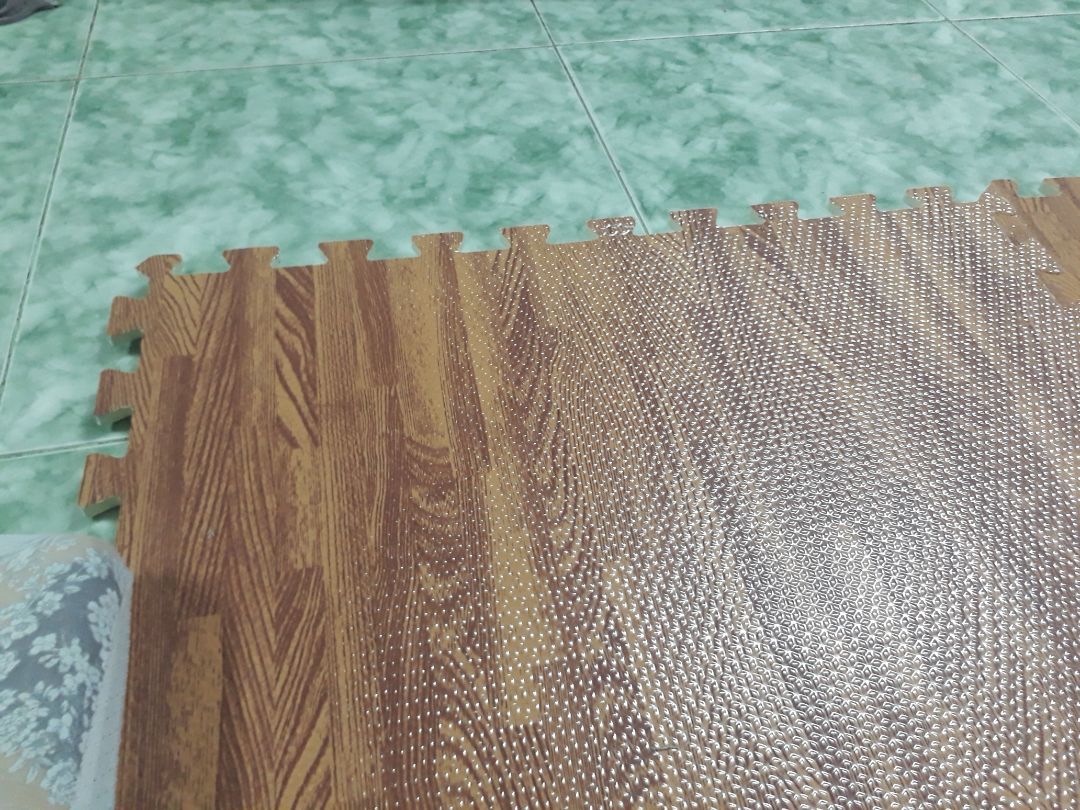 không hài lòng vì sản phẩm ko có khóa viền và có lỗi sản phẩm