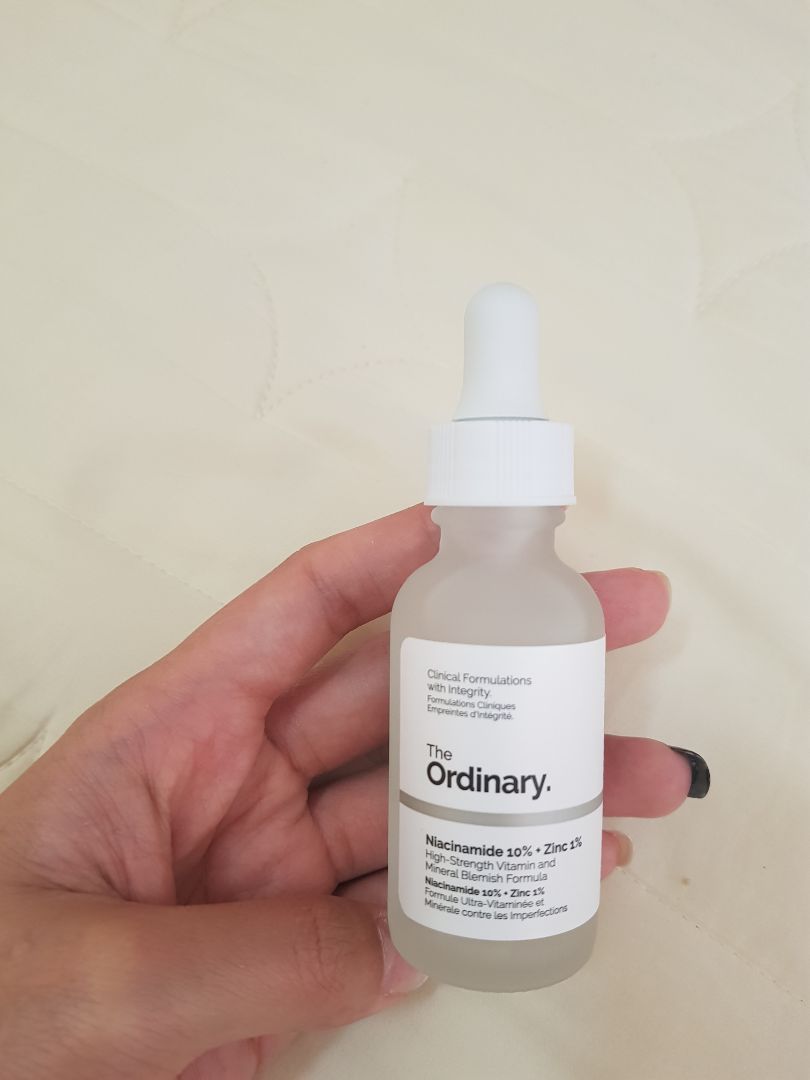 check mã vạch ra đúng sản phẩm, sản phẩm thẩm thấu nhanh, mịn ko rít nhờn da, mùi dễ chịu, dùng ổn. shipper nhiệt tình vui vẻ, thanks all