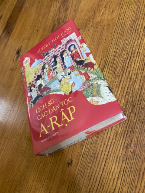 Sách đến tay mới nguyên seal, ko cấn móp gì. Cảm ơn Tiki đã đổi cuốn mới sau lần trước bị cấn móp nặng do vận chuyển.