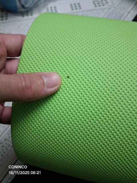 Độ bám sàn chắc. Chất mềm mại. Màu sắc đẹp. Hàng có vài lỗ.