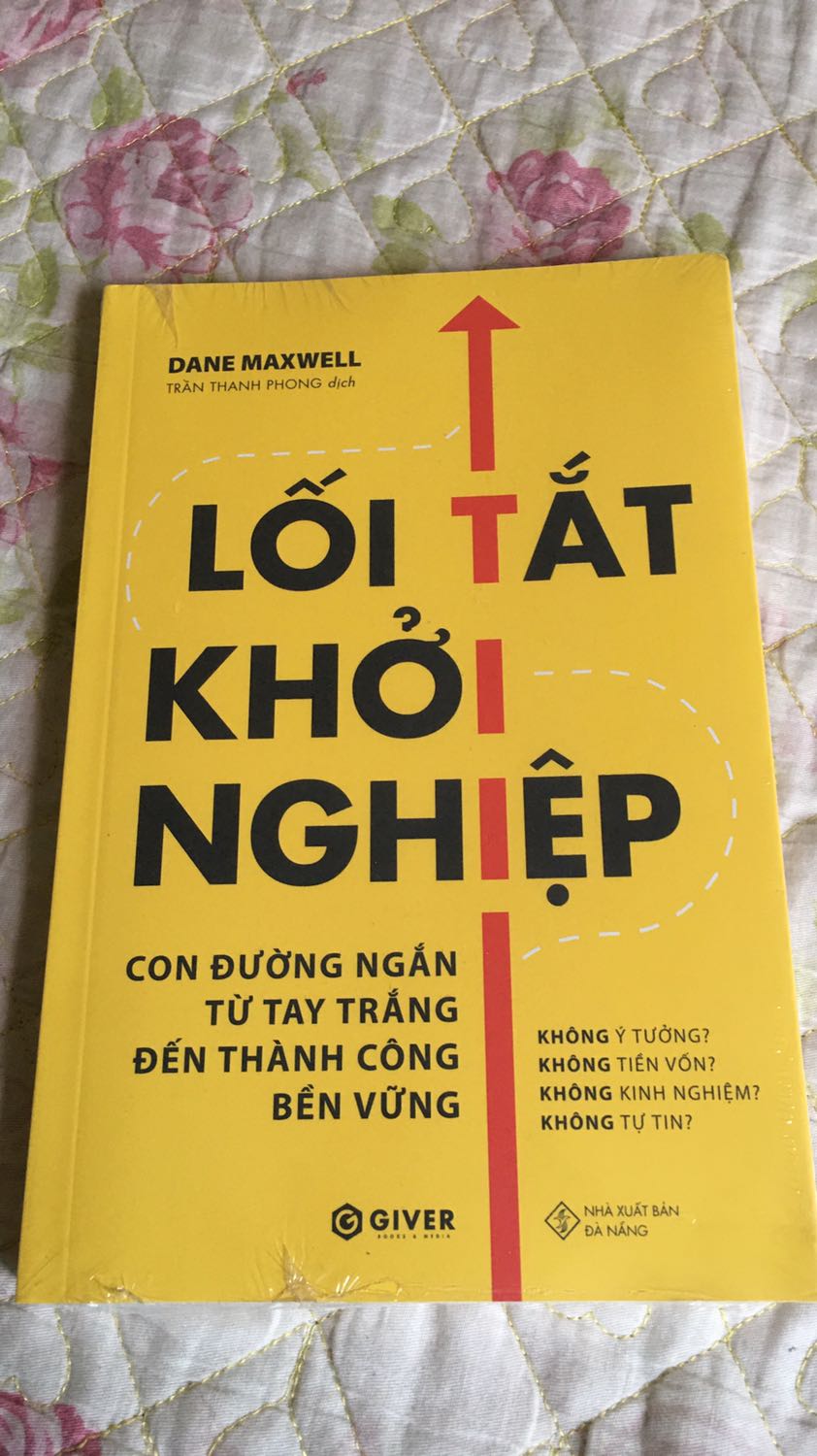 Mk biết đến anh Phong từ cuốn Khởi nghiệp bán lẻ đến giờ và mk rất tâm đắc vs những gì anh chia sẻ. Những điều đó rất cần thiết, hữu ích cho những ai đã, đang và sẽ khởi nghiệp. Cuốn Lối tắt Khởi nghiệp ms ra này của anh lại là 1 thành công nx sau những thành công trc đó. Mk chỉ muốn ns là TUYỆT VỜI ❤️❤️