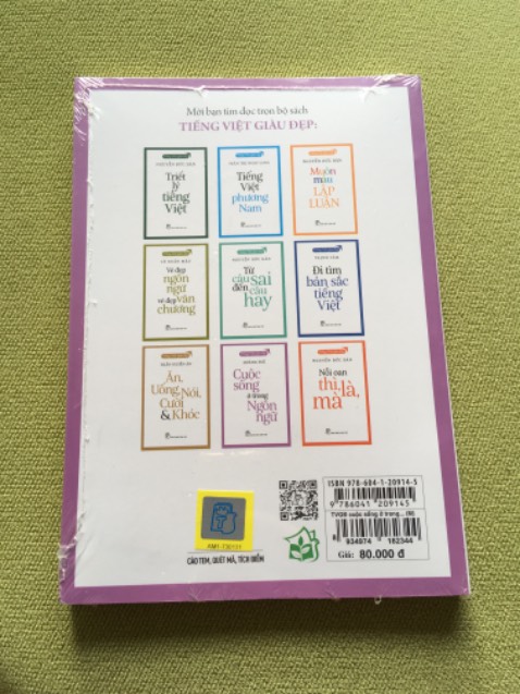 Sách đáng để đọc, bao gói cẩn thận. Các bạn nên mua nhé.
