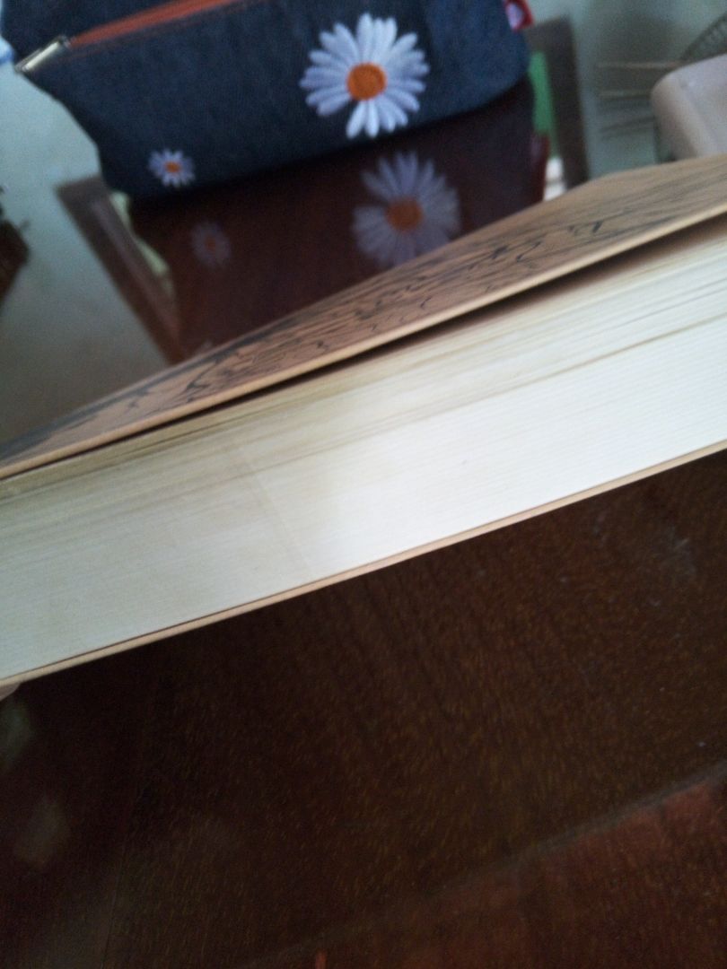 Giao hàng nhanh,,về nội dung thì thuộc dòng sách kinh điển nên ko bàn cãi. Nhưng sách khi mới nhận về bên ngoài có bám bụi rất nhiều, sách bị móp méo ở phần gáy và dường như đây là sách cũ và là hàng đọc thử của các bạn đi nhà sách nên mình hơi thất vọng. Cảm ơn tiki ạ.