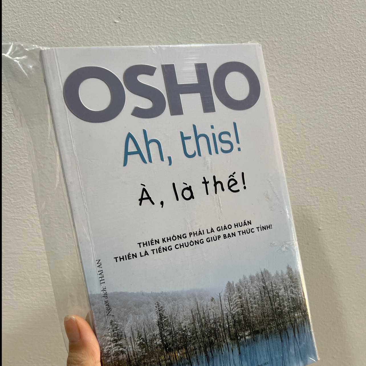 Trình bày dễ thương, bìa sách dập nổi, xịn xò lắm
Nội dung thì tuỳ mỗi người hiểu được hết hay không, Osho bậc thầy tâm linh mà.