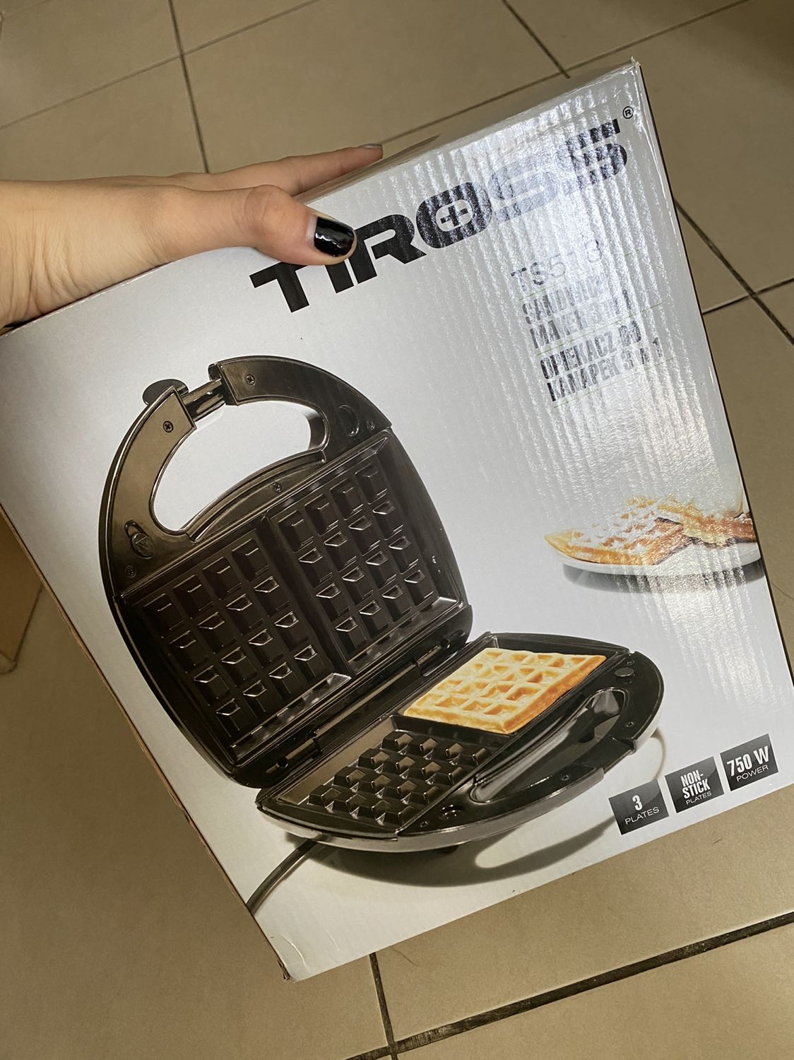 Giao siêu nhanhh luôn ạ, anh shipper có tâm nhiệt tình. Hàng nguyên kiện không có vết xước luôn ạ. Chưa *** thử, mong là chuẩn như lưc nhận hàng.