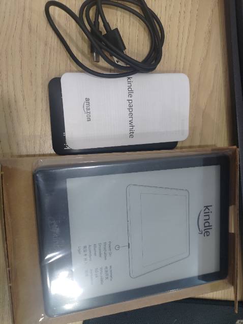 Máy đuợc đóng gói cẩn thận, nguyên hộp, đầy đủ phụ kiện.
Chất lượng máy rất tốt