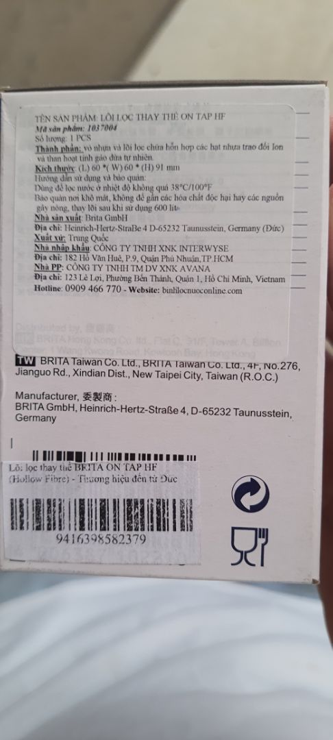 Lắp đặt dễ dàng, cần bấm nút reset về 600 lít sau mỗi lần lắp.

Lúc nhận hàng là hàng rất cũ tồn kho, mà thôi kệ bỏ qua vì nhựa mất cả trăm năm mới phân hủy, nên mấy cái lõi lọc này có thể xem như không có hạn sử dụng. 

*** thử với một số dụng cụ đo đếm thì nước đạt chuẩn nước sạch để sử dụng hằng ngày. Giá mua sale 450k/600 lít ~750đ/lít nước đóng chai cũng tạm ổn.

Thương hiệu Đức, phân phối xuất xứ hongkong đài loan china có ghi trên hộp mà dám ghi nhật bản. Nên trừ một sao vì mình chúa ghét nói điêu.