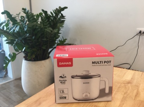 Hàng chính hãng chuẩn, có phiếu bảo hành 12 tháng, hình thức đẹp mắt sang cả con mắt. Đúng là Damas => Đã mắt ha ha
Cầm chắc tay, rất phù hợp cho tín đồ lẩu, đun sôi khá nhanh, lớp bên ngoài nồi dễ vệ sinh và rửa sạch. Điểm 10 chất lượng