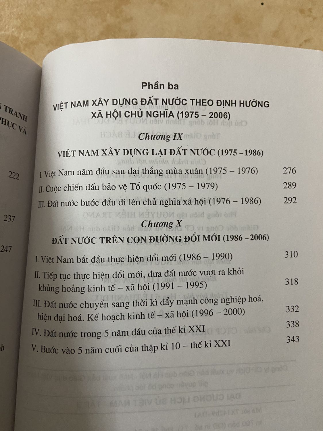 Sách hay, đầy đủ, làm giáo trình dạy và học được ở bậc đại học.