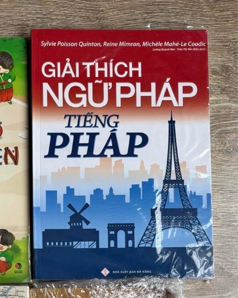 Sách viết dễ hiểu, hữu dụng cho các bạn học tiếng Pháp, in ấn cũng chất lượng. Sách cũng được shop giao rất nhanh chóng ạ !