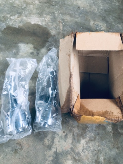 Giao thiếu hàng và sai hàng shop ơi, đặt hai loại vòi mà giao được một loại, loại đặt 1 cái thì giao hai cái, mà loại đặt 2 cái thì không có cái nào.mong shop cẩn thận hơn khi giao hàng cho khách ạ