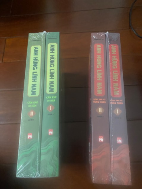 Quên không bọc bookcare cả 4 cuốn